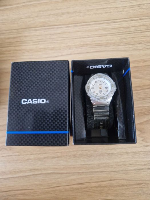 Casio ceas transparent
