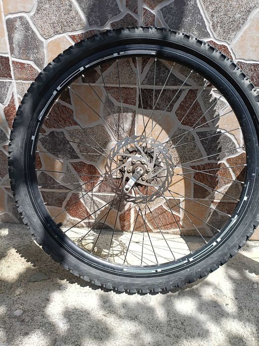 Два броя велосипедни капки 26"с гуми