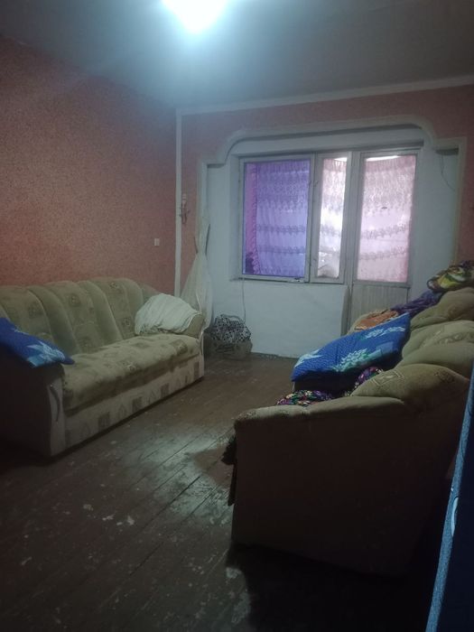 Uy sotiladi 3xona Dom