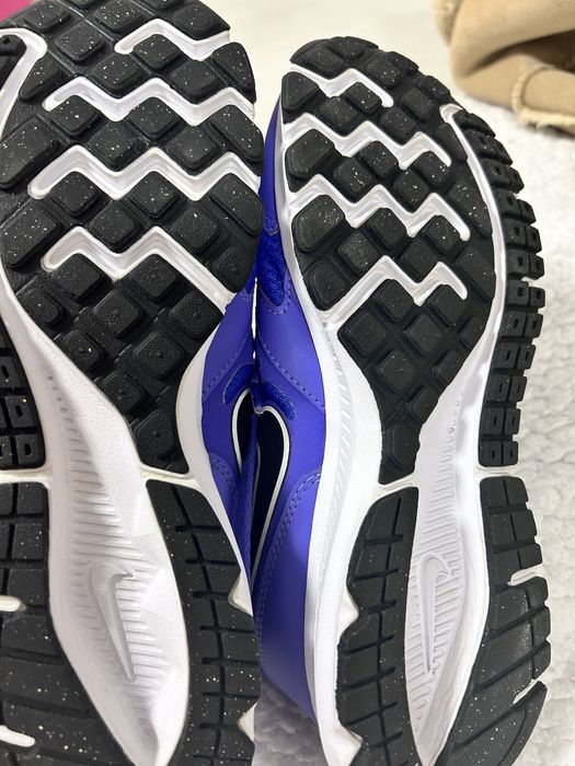 Маратонки Nike 38.5