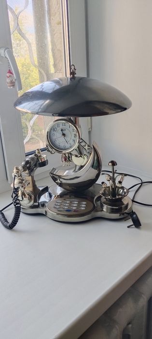 Домашний телефон,часы,ночник 3 в одном