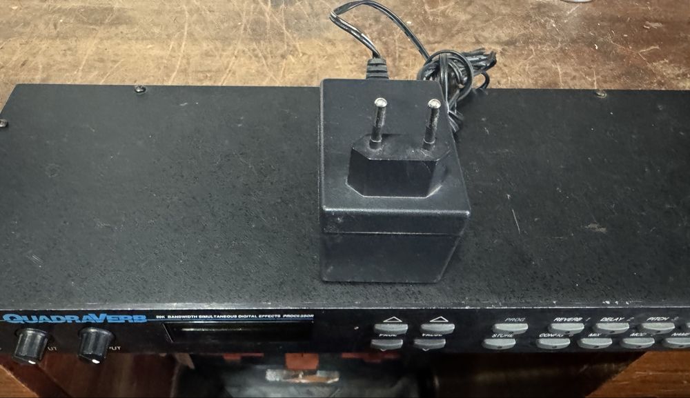 ALESIS QUADRAVERB легендарния мулти ефект процесор
