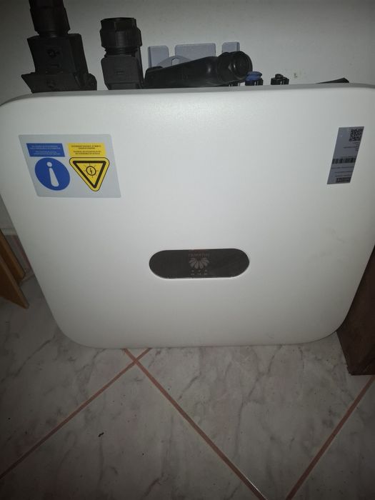 Invertor 5kw trifazat sun2000