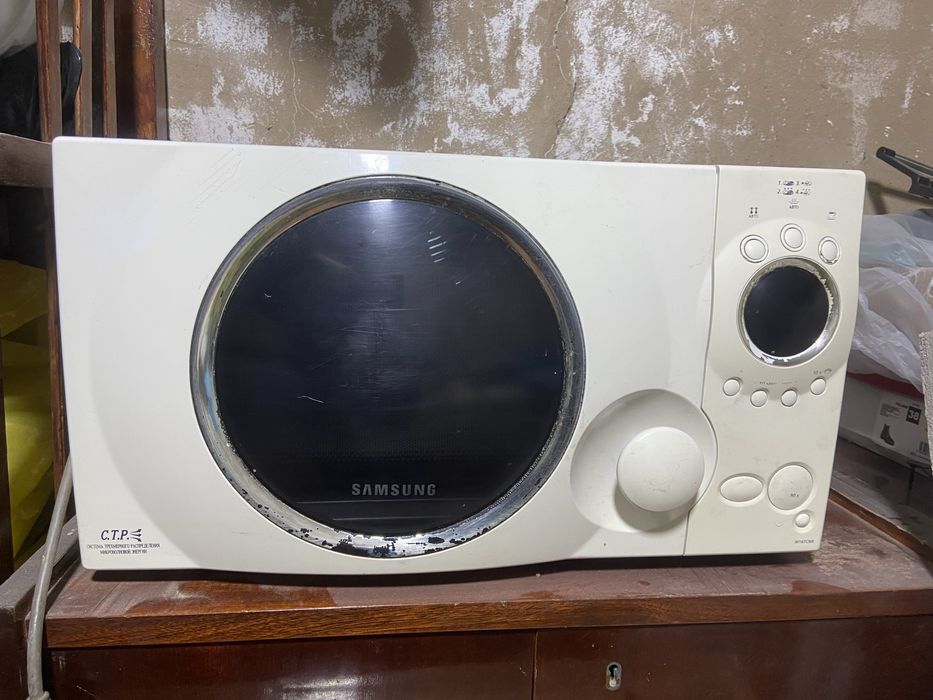 Продам два пылесоса и прочее.