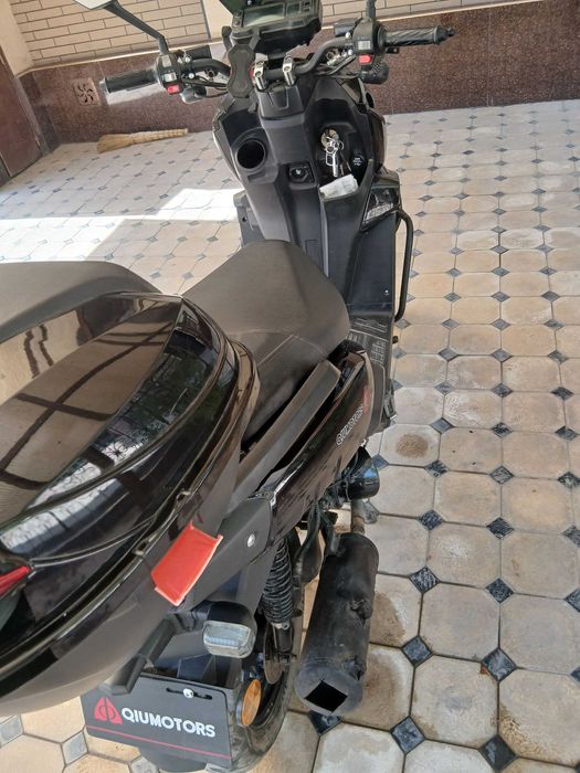 Бензинли скутер TANK сотилади