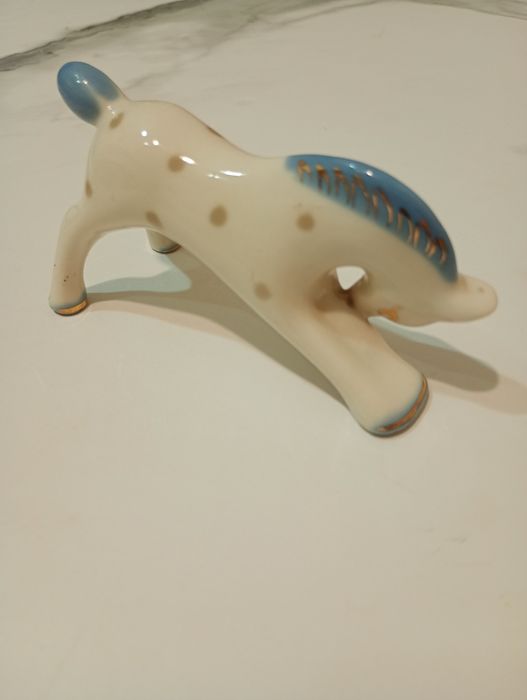 Советская фарфоровая статуэтка