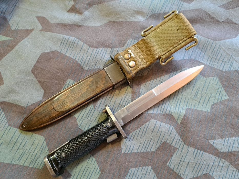 Baioneta pumnal militar post razboi