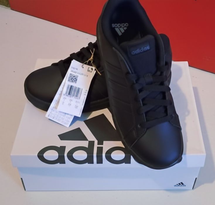 Маратонки Adidas