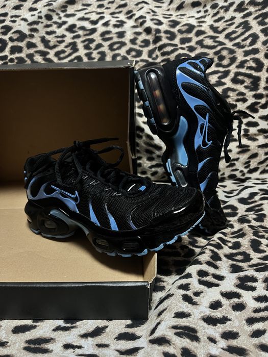 Nike Air Max Plus in the black and University Blue colorway.