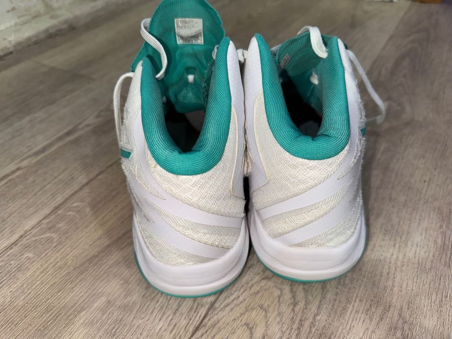 asics волебольные кроссовки