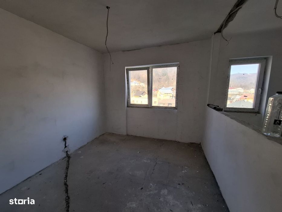 Loc. Cavnic – apartament 3 camere, situat in bloc izolat — fotografia 3