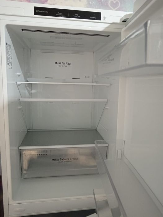 Продам новая Холодилник  LG