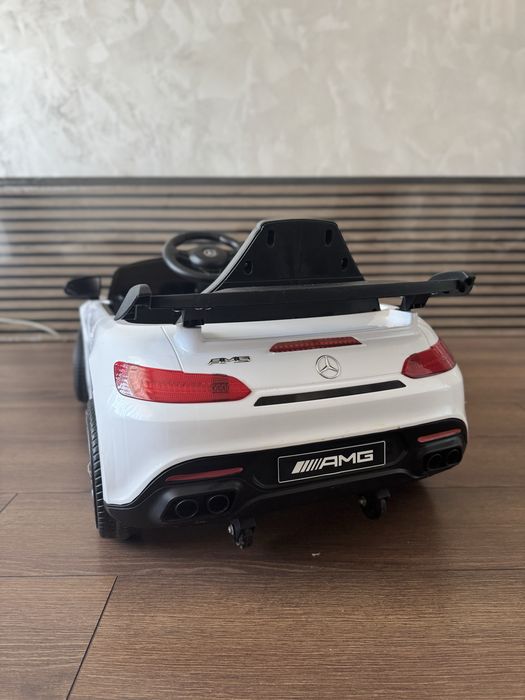 Акумулаторна  кола Mercedes AMG