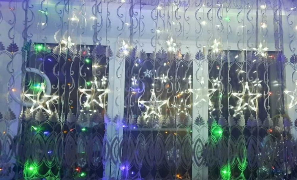 Гирлянды «Созвездие» , «Снежинки».