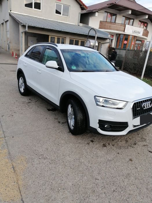 Vând Audi Q3 2014