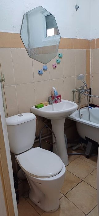 1 бөлмелі кв сатылады 3 этаж.  Бегім ана көшесі 3 дом. Вокзал жанында.