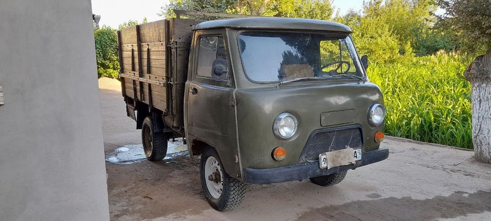 УАЗик бортовой сотилади