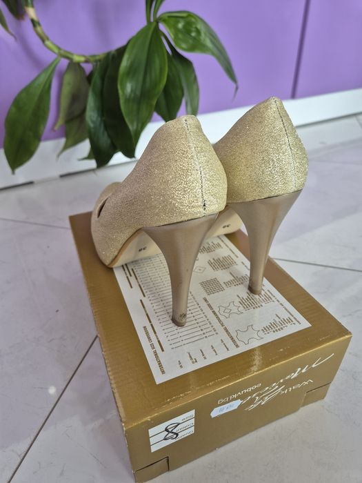 Продавам дамски токчета