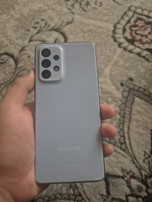 Samsung a53 5g  qirilgan joyi bor