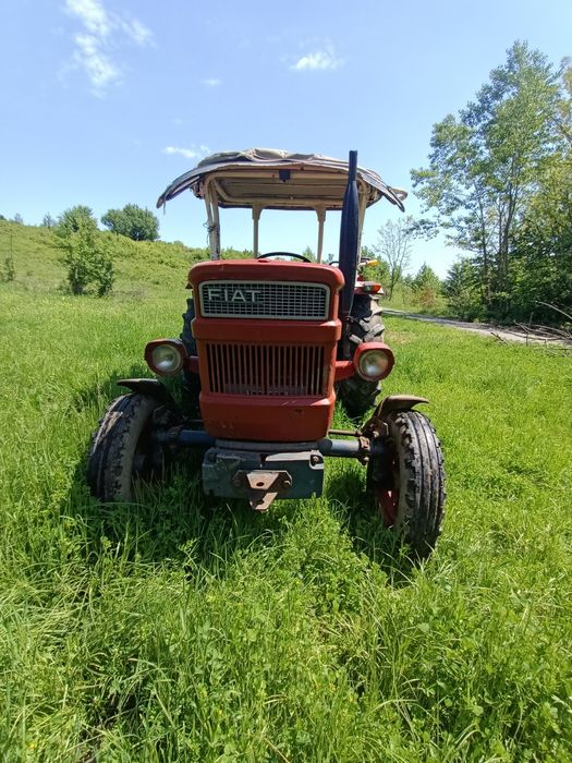 Vând tractor fiat 445