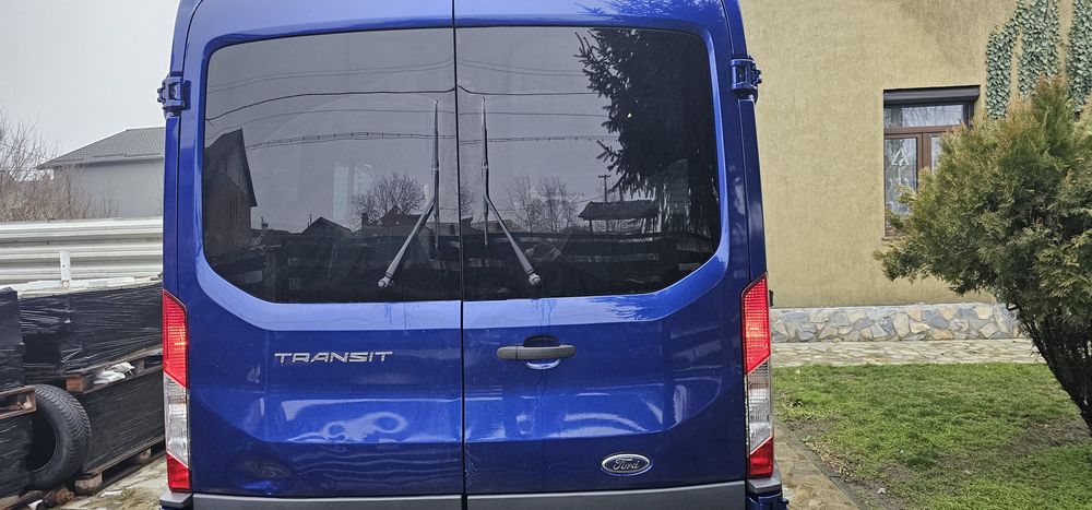 Proprietar vând ford transit  8+1