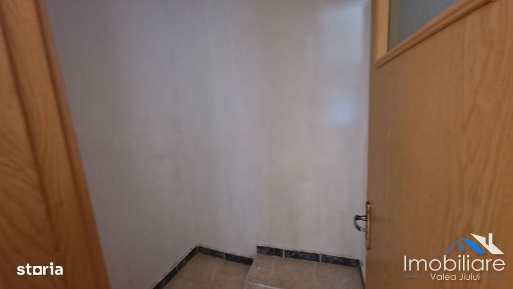 Apartament 3 camere de vânzare – Cocosvar, Vulcan