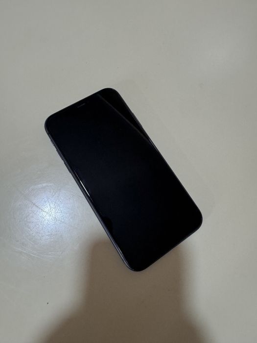 iPhone 11 в отличном состоянии