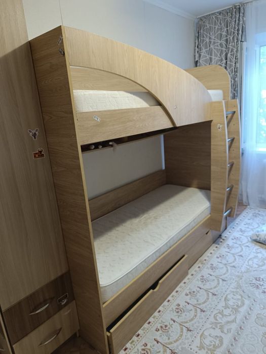 СРОЧНО продам двухярусную кровать