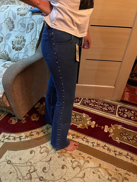 Продам джинсы женские