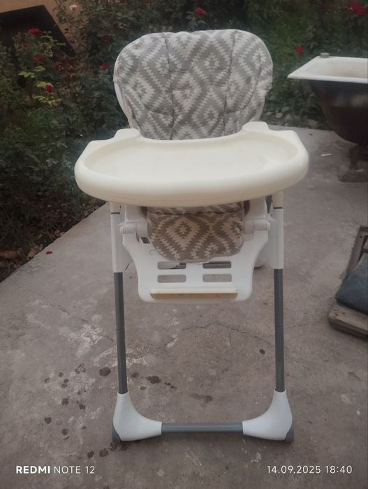 Bolalar ovqatlanish stuli