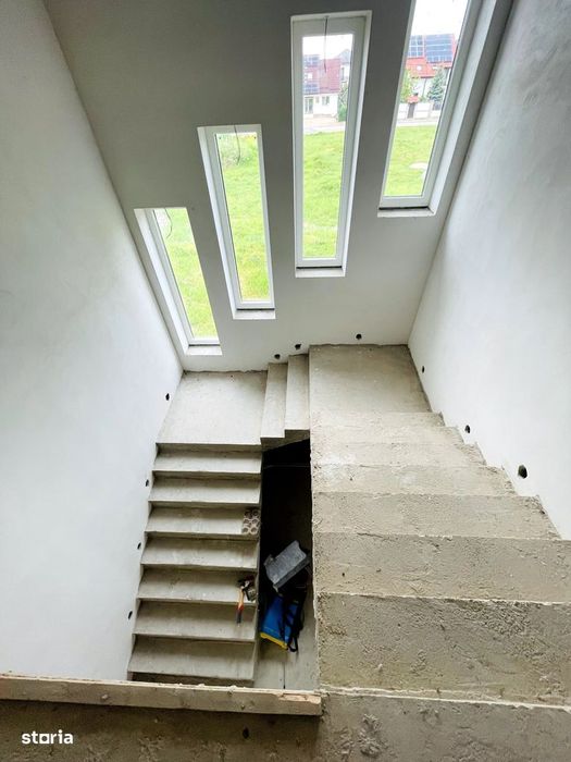 Casǎ de vânzare 7 camere P+E Sânmartin