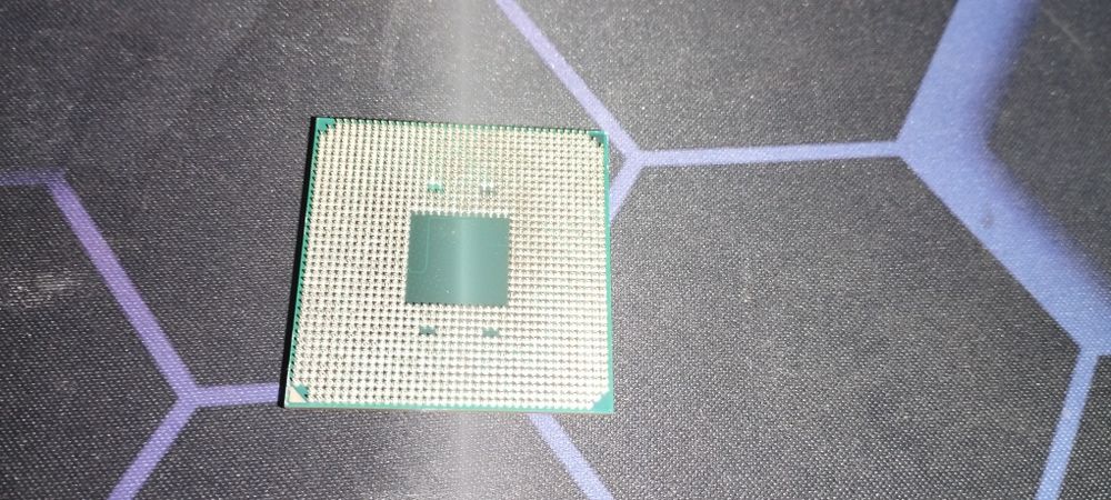 Процессор Ryzen 3 2200g