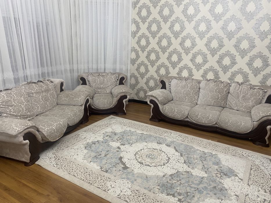 Диван Б/у 2 дивана и 1 кресло