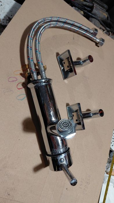 Закачалки  за  баня, много запазени.