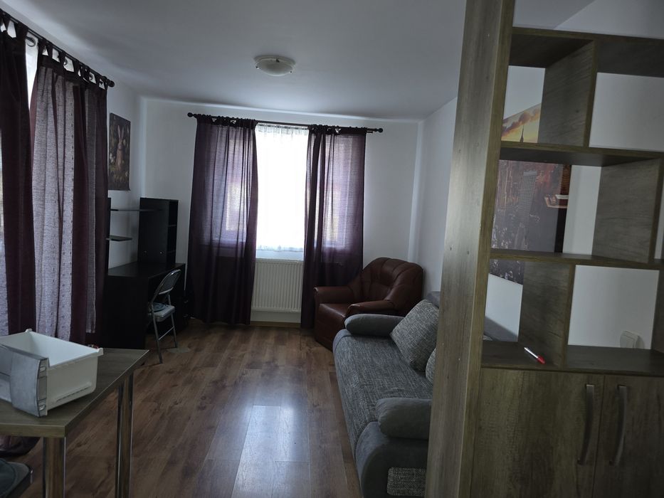 Inchiriez Garsonieră modernă 30 mp, open-space, cu balcon – Zona Coresi — fotografia 3
