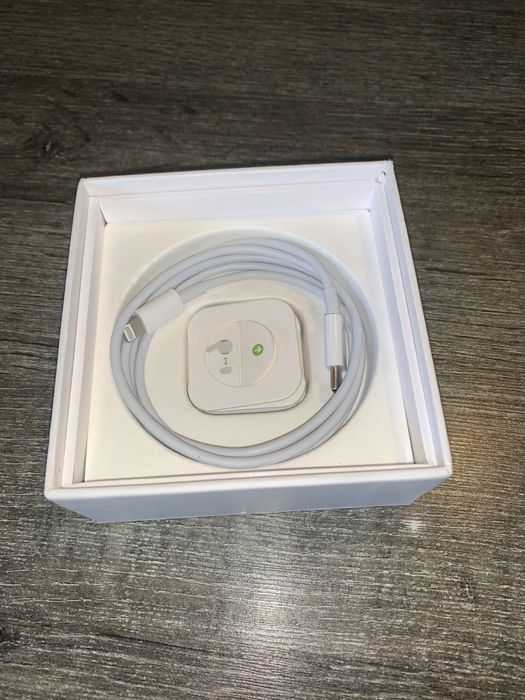 ПРОДАМ AirPods Pro