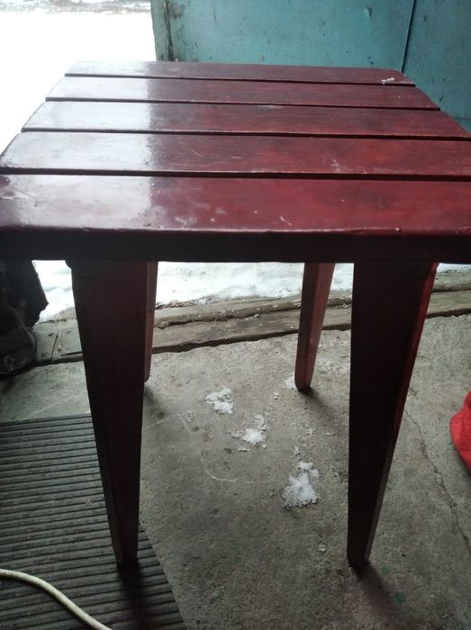 Продам два кухонных стула