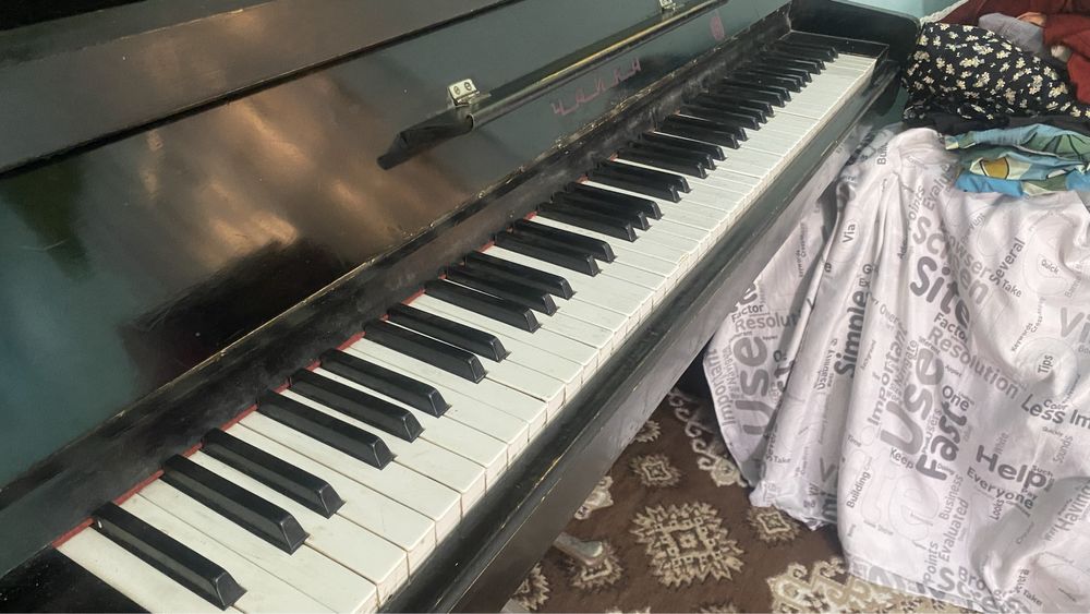 Farta piana hamma klavishi ishlaydi kam ishlagan 2 million sum