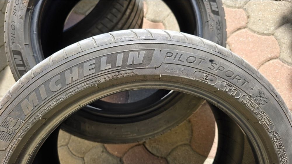 Anvelope MICHELIN Pilot Sport 4 Acoustic T0 235/45 R18 98 Y XL