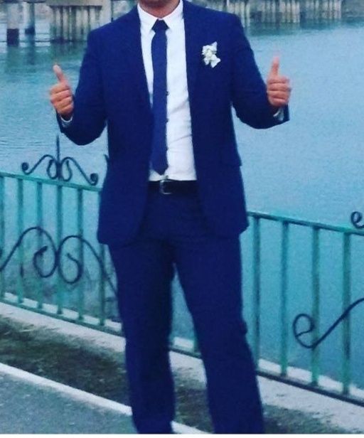 Костюм мужской шикарный фирменный