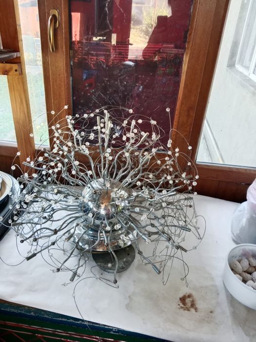 Продам люстру в отличном состоянии