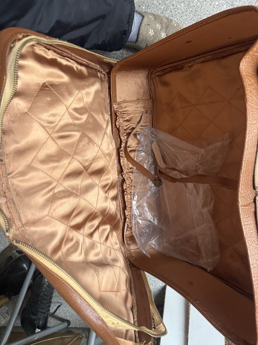 Сумка сср 800 тг и чемодан 1000