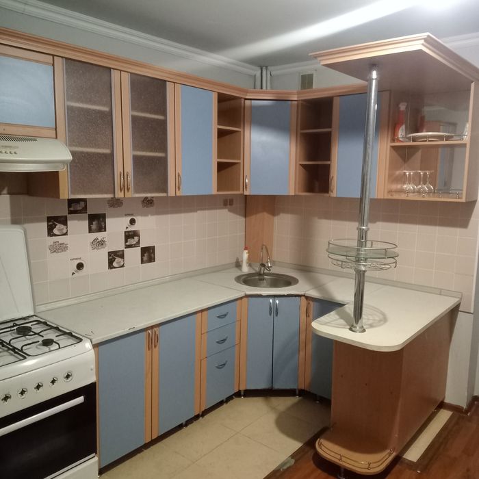 Кухонный гарнитур продам.