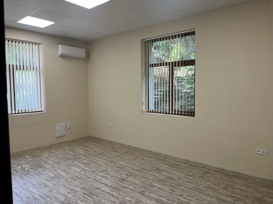 Дава се под наем Офис в Елена - 24 кв.м за 127.5 € - Снимка #3