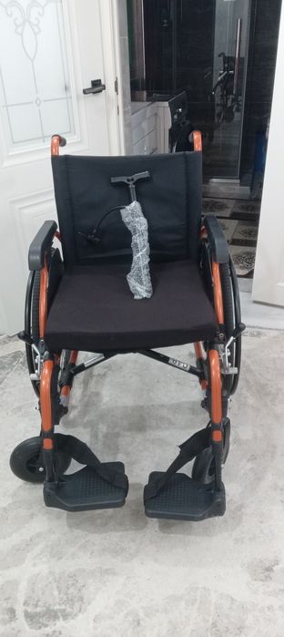 Продам 2 инвалидные коляски для взрослых. БУ, но почти новые