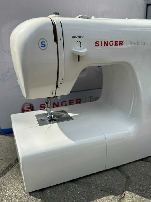 Шевна Машина SINGER 2250 TRADITION / Перфектна