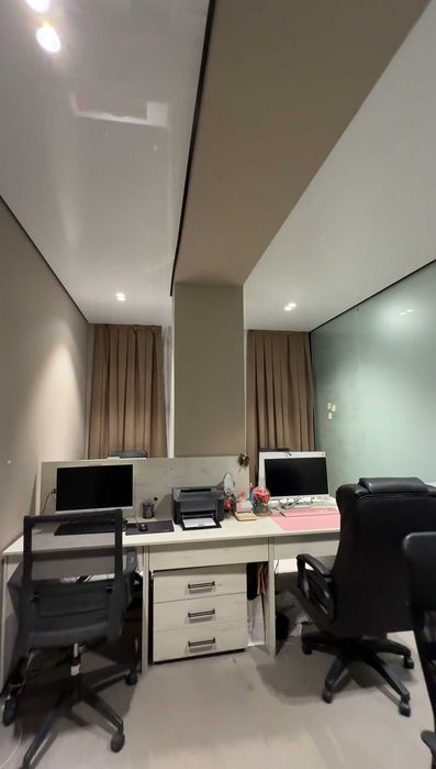 Продается готовый офис в Бизнес центре, Паркентский