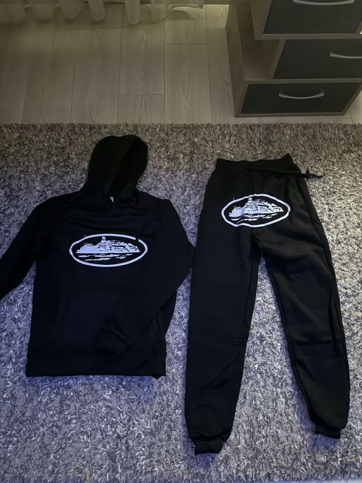 Екипи corteiz черни/червени