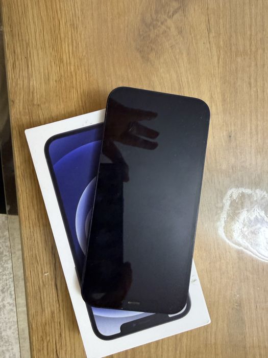 Продам iPhone 12