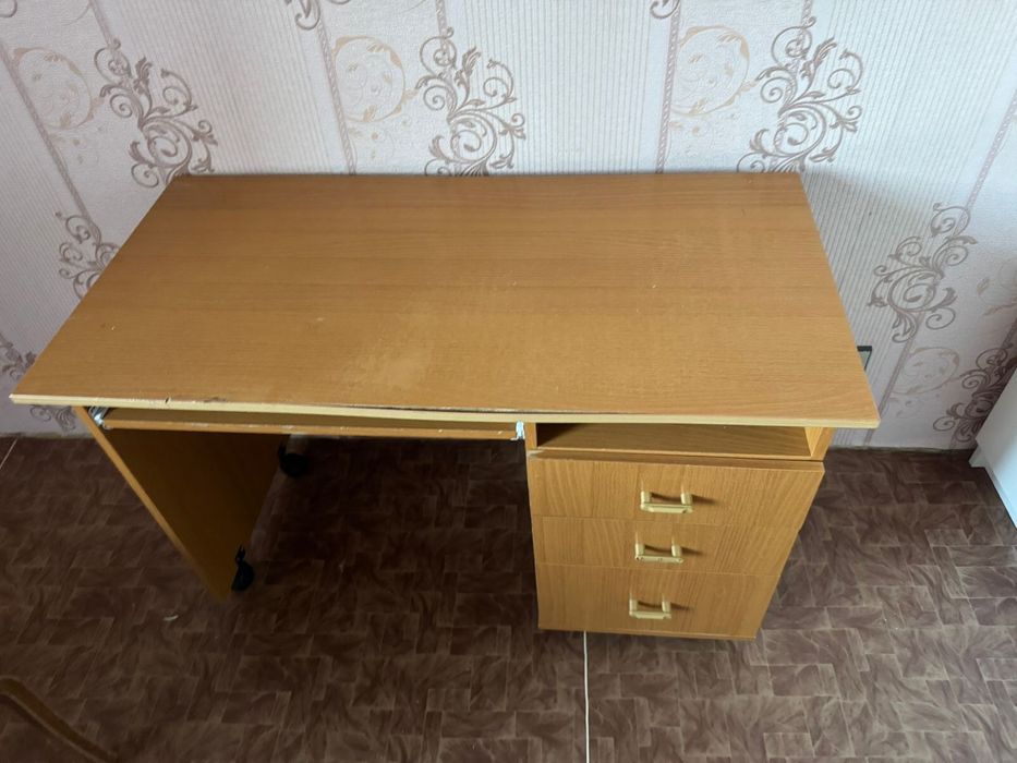 Продам Парту с задвижками